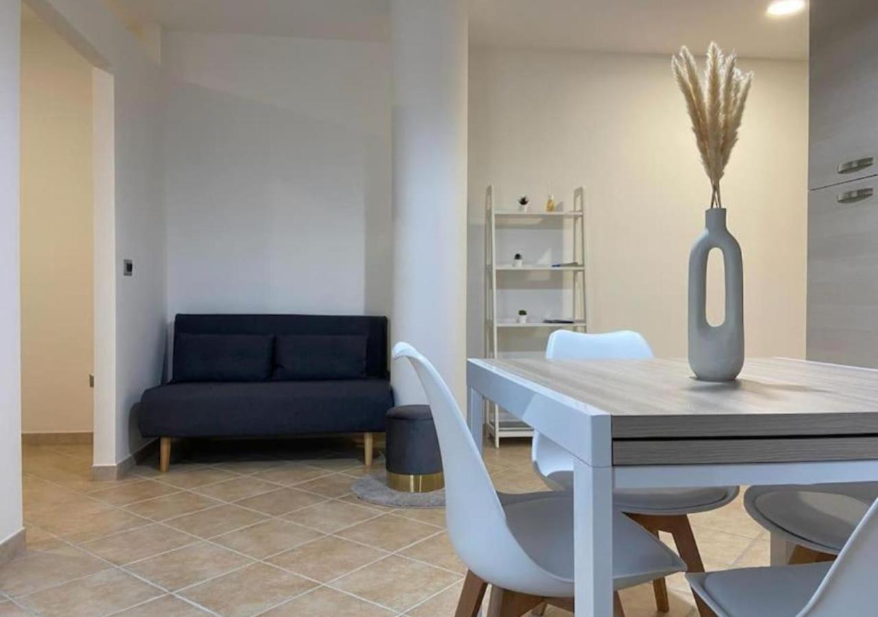 Loft Comodo Ed Elegante • Wi-Fi E Colazione Sanluri Extérieur photo